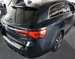 Takapuskurin suoja Toyota Avensis wagon 2015-