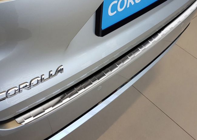 Takapuskurin suoja Toyota Corolla Touring Sports E210 2019