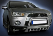 Eu-valoteline hampailla Mitsubishi Outlander 2010-2012