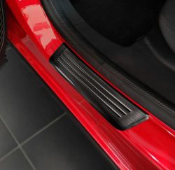 Kynnyslistat Renault Arkana 2020-