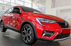Kynnyslistat Renault Arkana 2020-