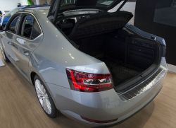 Takapuskurin suoja Skoda Superb Liftback 2016-