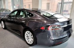 Takapuskurin suoja Tesla Model S 2012-