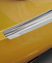 Takapuskurin suoja Toyota Prius V 2023-