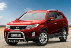 Eu-valoteline hampailla Kia Sorento 2012-