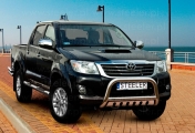 Eu-valoteline hampailla matala Toyota Hilux 2011-