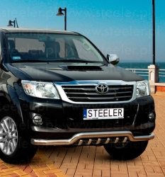 Eu-valoteline hampailla matala Toyota Hilux 2011-