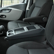 Keskikonsoli penkkien väliin VW T5